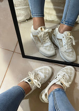 Sneakers Μπεζ Δίπατα Με Χρυσές Λεπτομέρειες