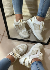 Sneakers Μπεζ Δίπατα Με Χρυσές Λεπτομέρειες