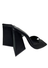 Mules Μαυρα με Τρίγωνο τακούνι