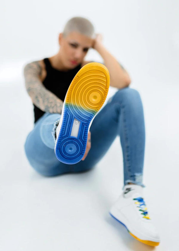 Sneakers Λευκά με Πολύχρωμο Πάτο