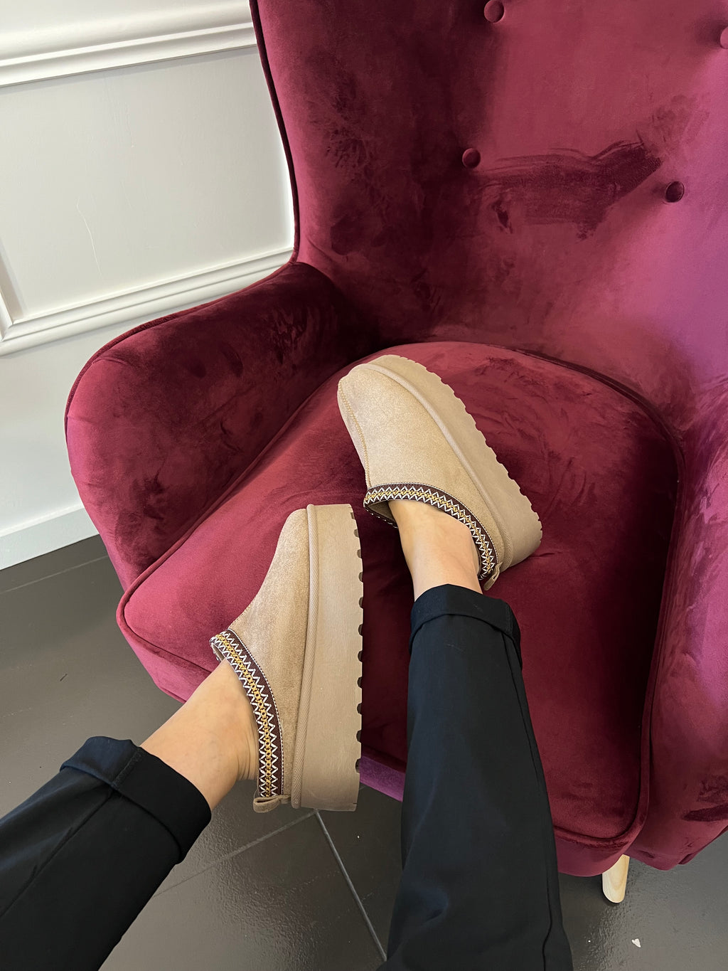 Slippers με εσωτερική γούνα
