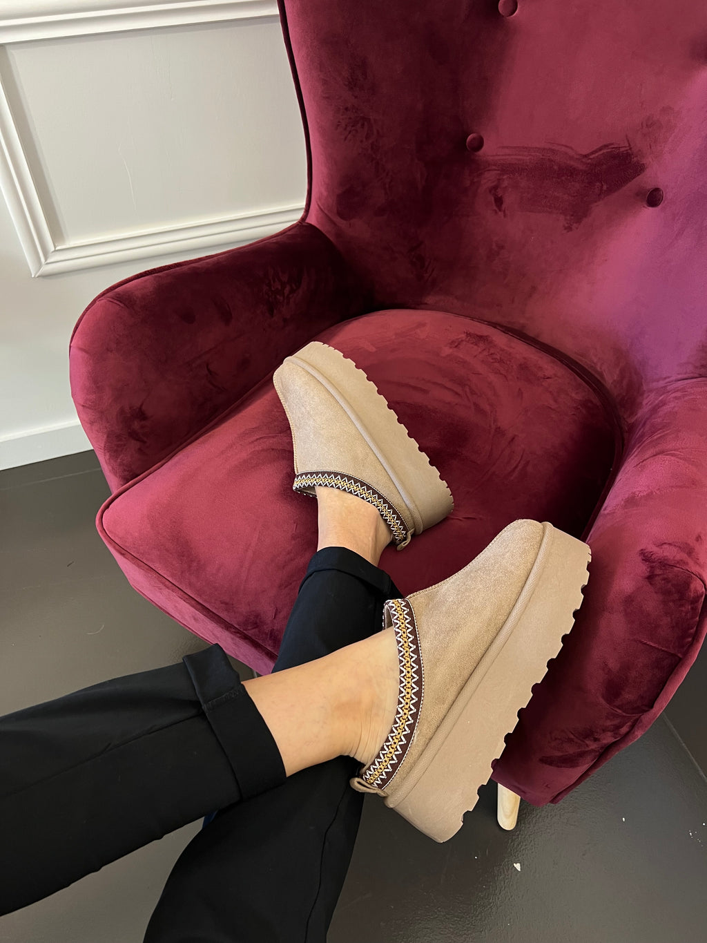 Slippers με εσωτερική γούνα