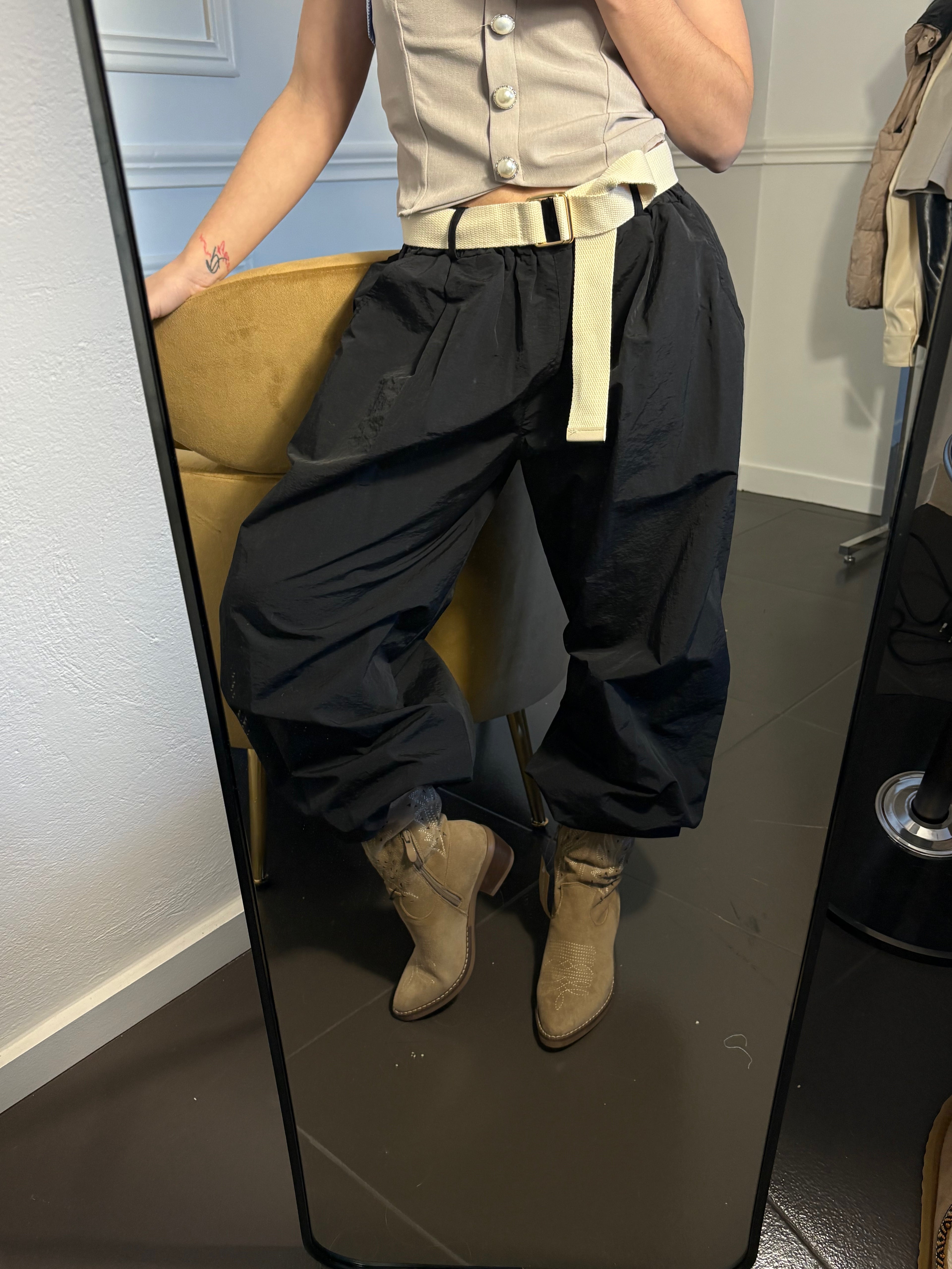 Παντελόνι με ζώνη στην μέση