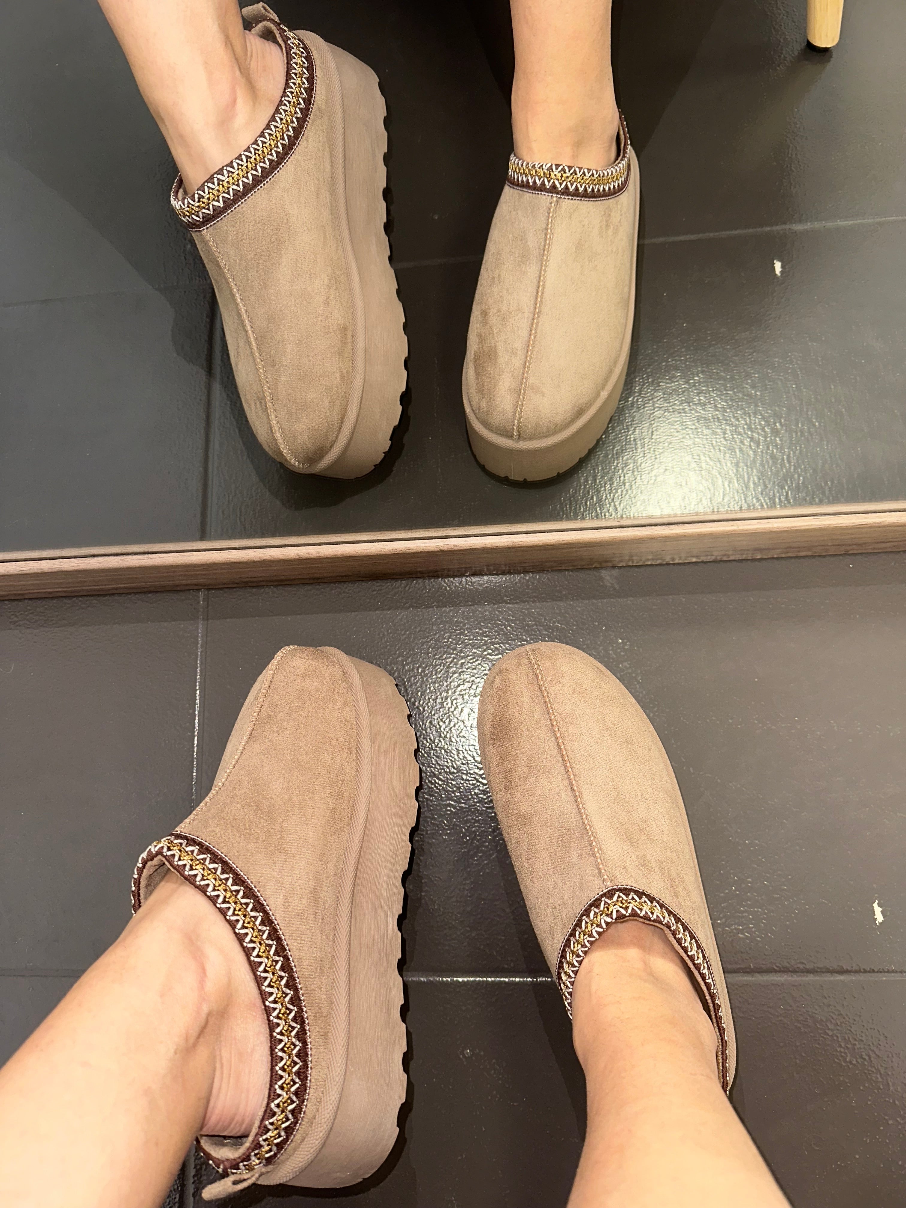Slippers με εσωτερική γούνα